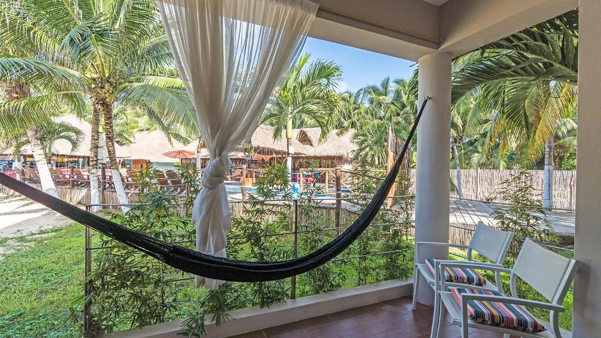 Maia Suites Cozumel Hotel